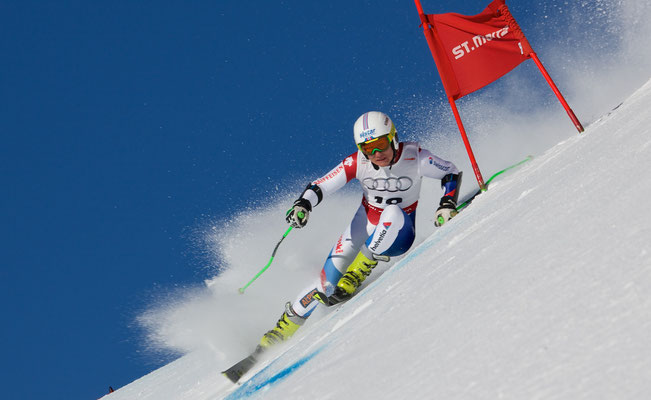 Schweizer Skirennläufer Cédric Noger testet HOFMANN Sportgetränke